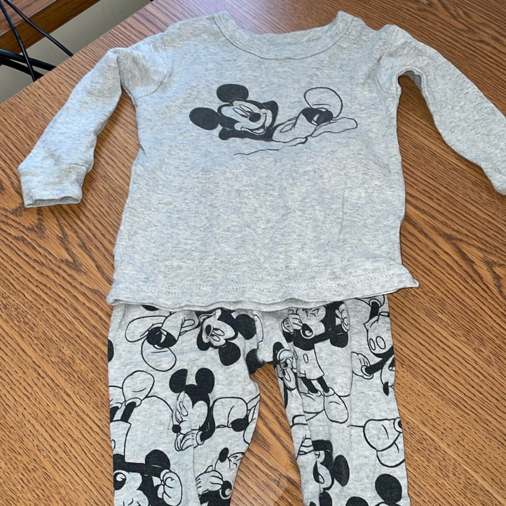 Baby gap Mickey Mouse pajamas size 6-12 months